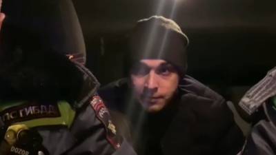 Полицейские нашли водителя, устроившего гонки со скорой в Петербурге