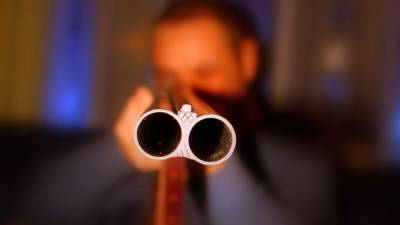 Хозяин случайно выстрелил из ружья в нежданного гостя под Екатеринбургом