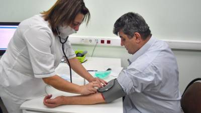 Вакцинацию от COVID-19 прошли более 50 тысяч петербуржцев