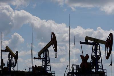 Поставки нефти из России рухнули до минимума за 16 лет