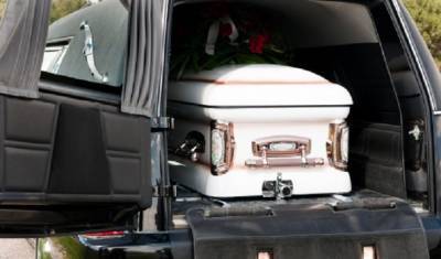 Дама вернулась в дом престарелых после собственных похорон