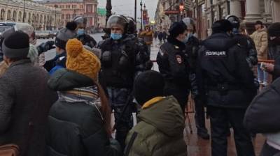 МВД предупредило участников митингов об ответственности за нападение на силовиков