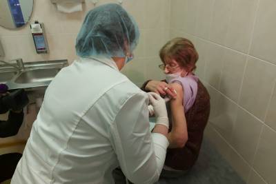 Петербург обновил рекорд по числу привившихся от коронавируса