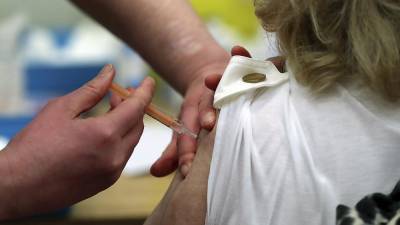 Европейский регулятор одобрил использование вакцины AstraZeneca на территории ЕС - заявление