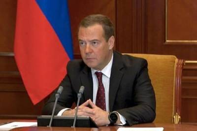 Медведев не исключает блокировки своих аккаунтов в западных соцсетях