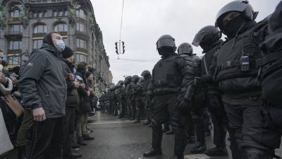 «Возрастает риск провокаций»: в МВД России призвали воздержаться от участия в незаконных акциях