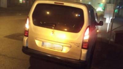 В Одессе мужчина подбросил взятку в машину патрульных