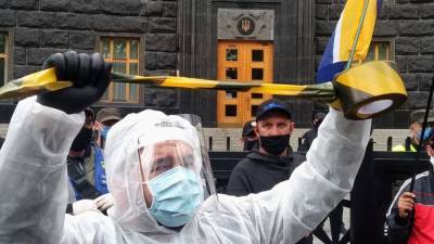 Украинский депутат назвал коррупцию причиной отказа от вакцины "Спутник V"