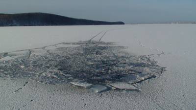 В Астраханской области под лед провалился мотороллер с водителем