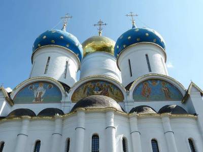 Александр Мясников считает просьбу РПЦ не ходить пенсионерам в храмы на Рождество жестокой