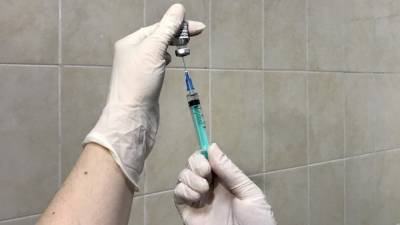 Стала известна дата вакцинации от коронавируса для новых групп риска в Москве