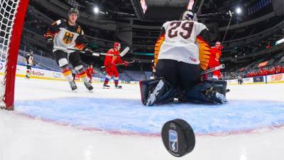 Форвард сборной Германии объяснил поражение от России на МЧМ по хоккею