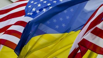 Политолог рассказал, под чьим влиянием окажется Украина в 2021 году