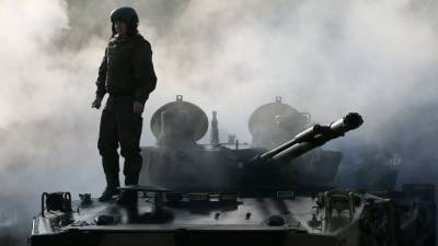 Сухопутные войска России получат более 400 танков и БТР в 2021 году