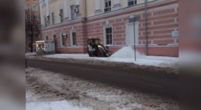 «Бугры снега и грязь»: ярославцы бунтуют из-за плохо убранного города