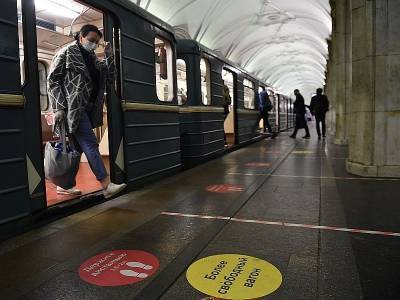 В Москве женщине впервые разрешили управлять поездом метро