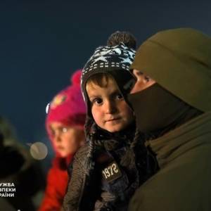 Опубликовано видео прибытия украинок из Сирии
