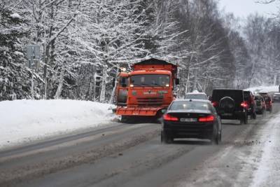 С начала 2021 года от снега очищены 18 тысяч километров трасс Ленобласти