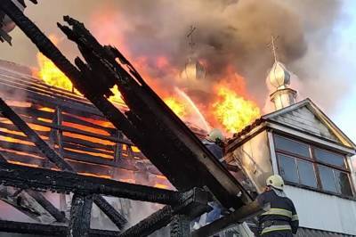 В Хмельницкой области потушили пожар на территории женского монастыря