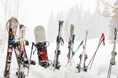 Закрытые горнолыжные курорты Чехии штурмуют туристы
