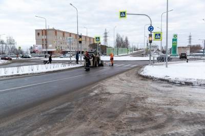 Почти 1100 дорожных знаков появились в Псковской области