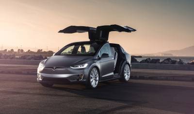 Маск выполнил обещание: Tesla в 2020-м выпустила рекордное число машин