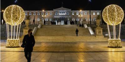 Греция на неделю усилила карантинные ограничения