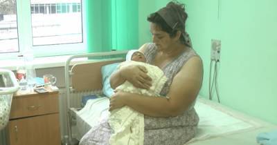 "Рожала почти каждый год": жительница Хмельницкой области родила 18-го ребенка (видео)