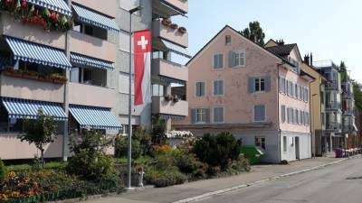 Жители Швейцарии заразились новым "британским" штаммом коронавируса