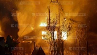 Фото: жуткий пожар в частном доме в Подмосковье унес жизни двух человек