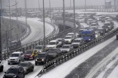 Российским водителям запретят кататься на летней резине зимой