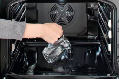 До блеска: самый быстрый способ очищения духовки