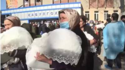 Родившихся в Душанбе пятерняшек выписали и отправили в родительский дом