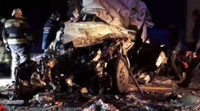 В России грузовик столкнулся с пассажирским автобусом: много жертв