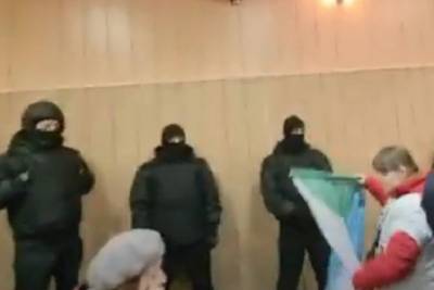 Участников новосибирских пикетов за Хабаровск задержала полиция