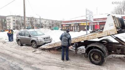 Сотрудники ДПС провели рейд по эвакуации автомобилей в центре Саратова
