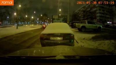 Автомобиль сбил торопливого пешехода на Маршала Жукова и скрылся