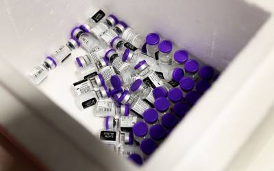 Случайно отключенный холодильник угробил партию вакцин в США