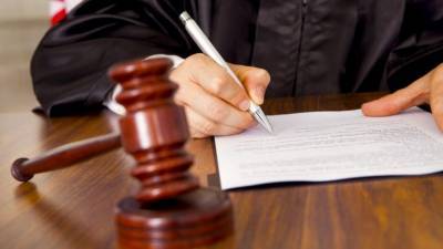Глазовский районный суд рассмотрит уголовное дело в отношении чиновника, обвиняемого в мошенничестве