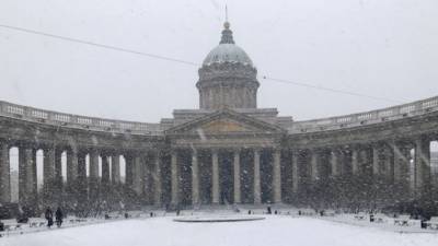 Снегопад и гололедица ожидают Петербург в выходные