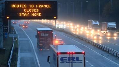 Франция и Чехия вводят новые коронавирусные ограничения