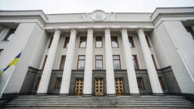 Рада Украины приняла закон о запрете российской вакцины от коронавируса