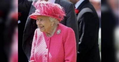 Работа мечты за 27 тысяч фунтов: королева Елизавета II ищет помощника по ведению соцсетей