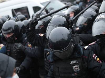 10-20 тысяч за нападение на полицию: МВД проверяет объявление на "Авито"