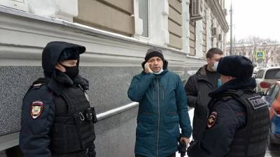 В Москве задержан главный редактор «Медиазоны» Сергей Смирнов