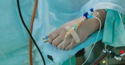 На западе Украины наблюдается рост госпитализаций от COVID-19, говорят о британском штамме