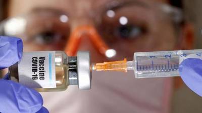 На прививку от COVID-19 соглашаются 38% медиков и 39% населения Украины, - МОЗ