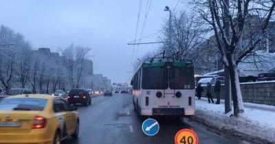 В Калининграде пенсионерка пострадала в ДТП с троллейбусом