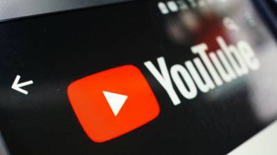 Роскомнадзор потребовал снять ограничения YouTube, касающиеся гимна России