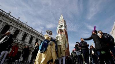 Венецианский карнавал открывается в виртуальном формате